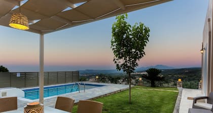 Captivating Villa w/ pool, Ping Pong Table, Childrens Play Area and Sea Views