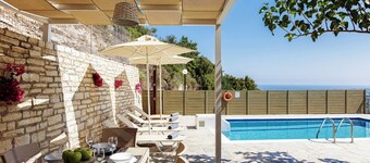 Captivating Villa w/ pool, Ping Pong Table, Childrens Play Area and Sea Views