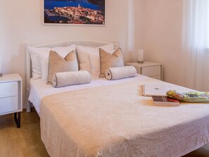Apartment (Two-Bedroom Apartment with Sea View) | 2 bedrooms - Apartment Karla (Korcula)