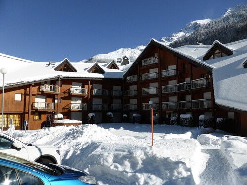 2-Room Apartment for 5 in Les Contamines-Montjoie with Parking