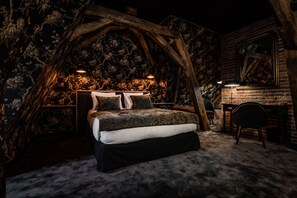 Suite Privilège "Prince de Galles" - en duplex | 1 chambre, literie de qualité supérieure, minibar