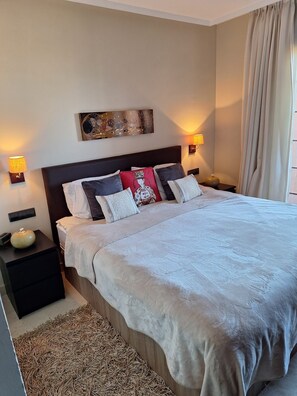 2 bedrooms, iron/ironing board, travel cot, free WiFi