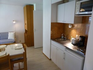 Frigorifero, microonde, forno