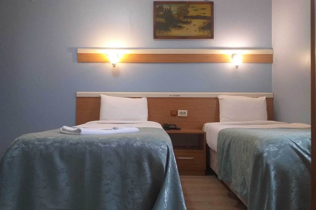 Minibar, kedap suara, Wi-Fi gratis, dan seprai linen
