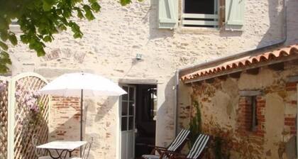 Cozy Gîte with Terrace, Bikes & WiFi - Near Thalassotherapy & Balneotherapy Destinations