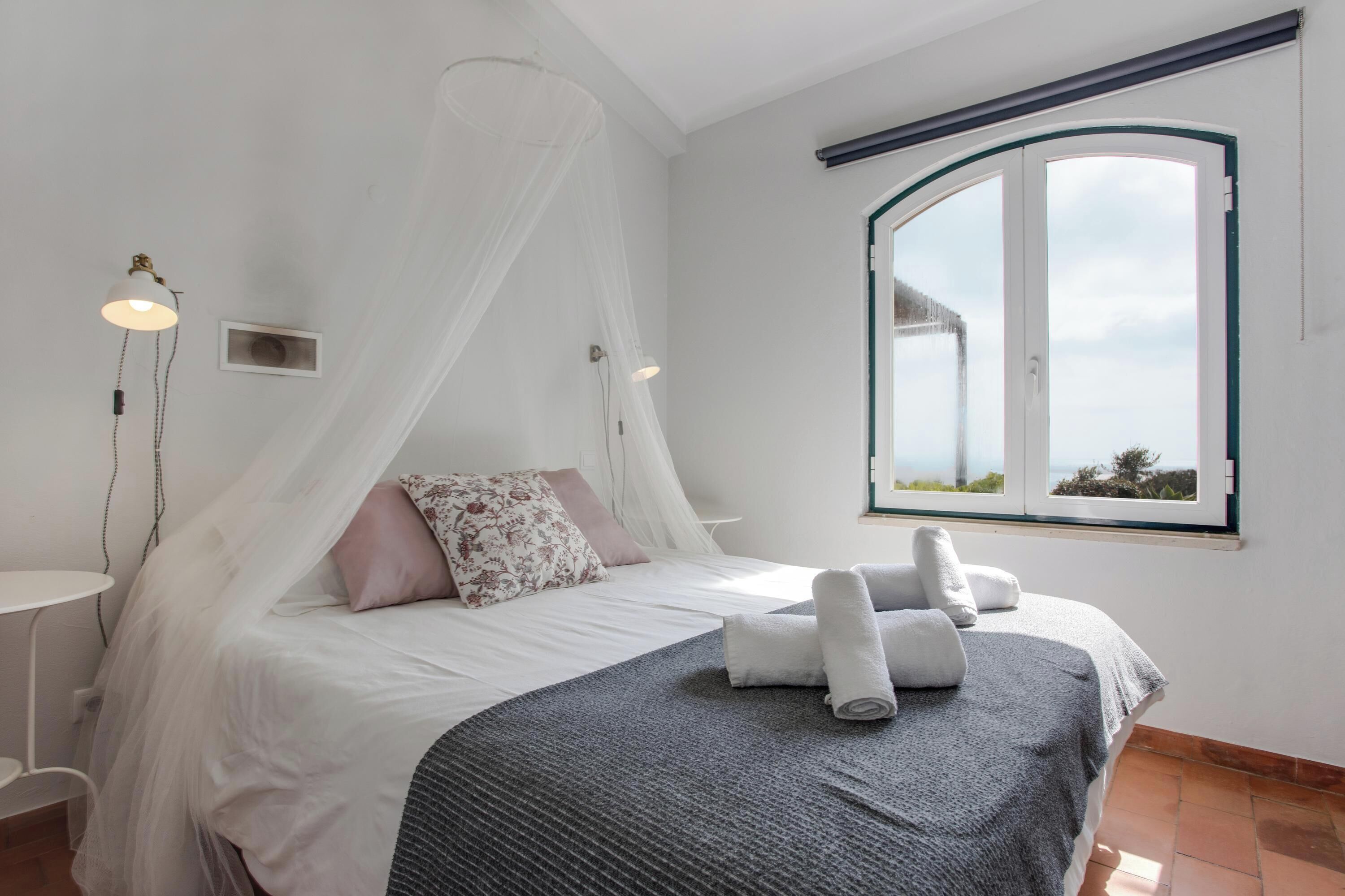 4 bedrooms, free WiFi, bed sheets