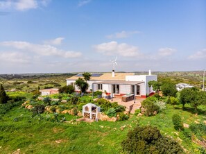 Exterior - Holiday Home ‘Casa das Furnas - Eco Home’ with Sea View, Garden & Terraces (Vila do Bispo)