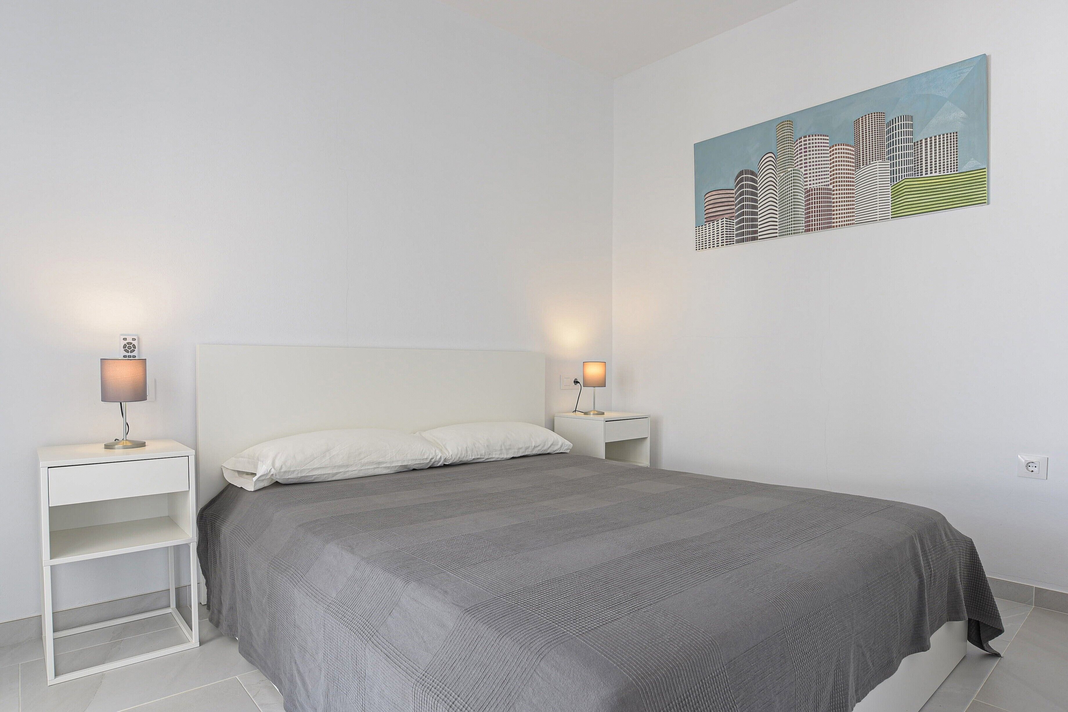 2 habitaciones, tabla de planchar con plancha y wifi gratis 