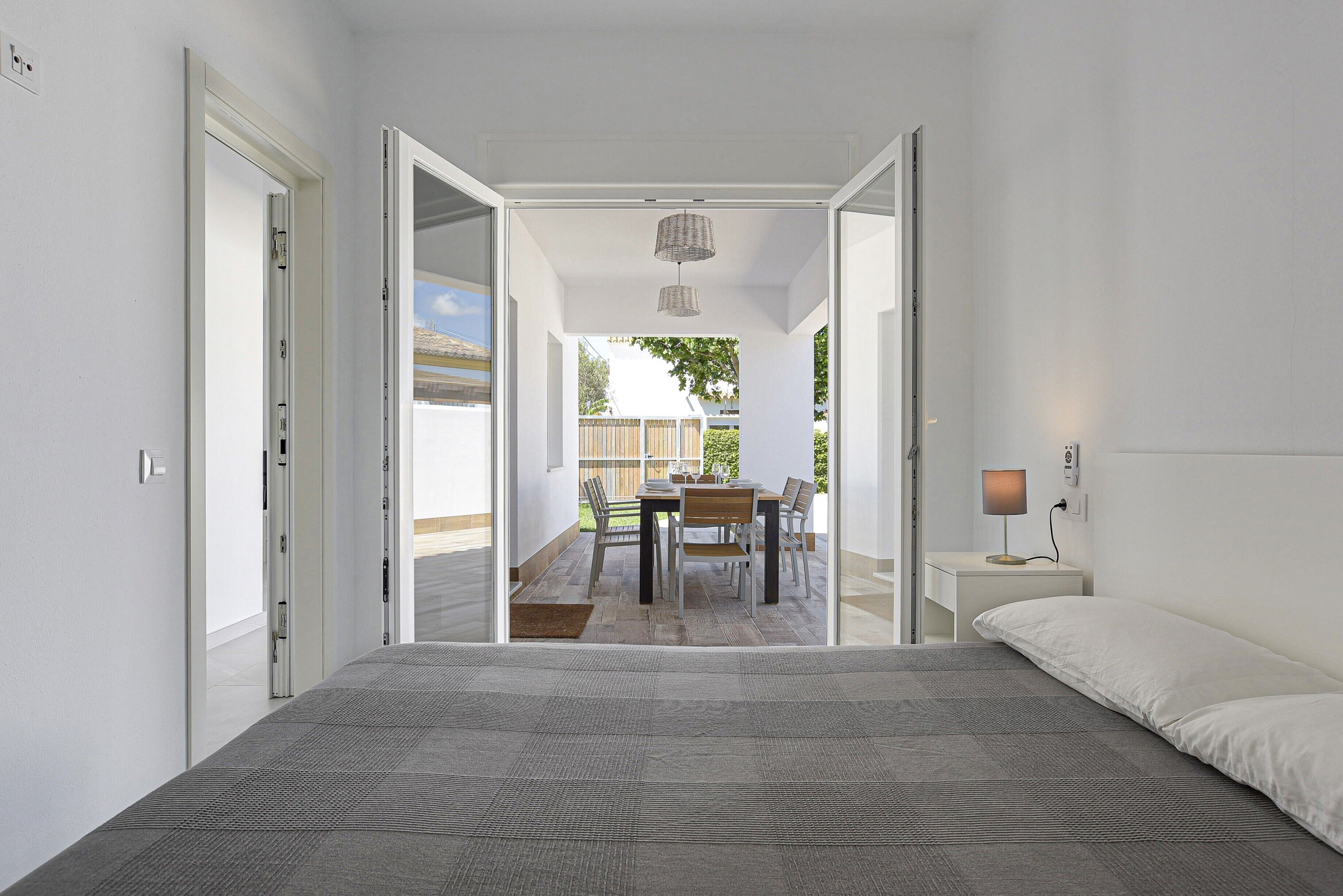 2 slaapkamers, een strijkplank/strijkijzer, gratis wifi, beddengoed