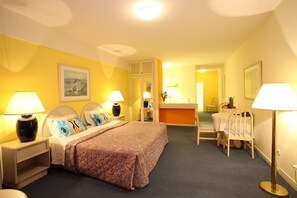1 Schlafzimmer, Bügeleisen/Bügelbrett