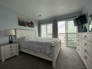 1 slaapkamer, een strijkplank/strijkijzer, gratis wifi, beddengoed