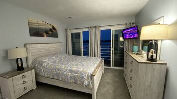 1 slaapkamer, een strijkplank/strijkijzer, gratis wifi, beddengoed