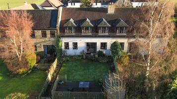 Family Cottage, Ensuite, City View | Bahagian luar