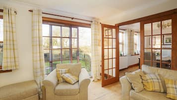 Family Cottage, Ensuite, City View | Ruang Istirahat