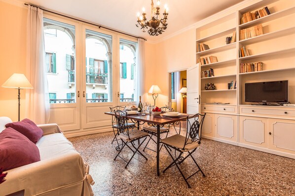 Apartment, 1 Bedroom, Balcony | Living area