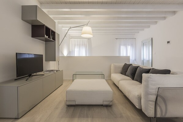 Apartment, 2 Schlafzimmer, 2 Bäder | Wohnbereich