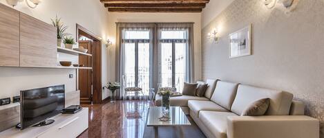 Apartment, 2 Schlafzimmer, 2 Bäder | Wohnbereich