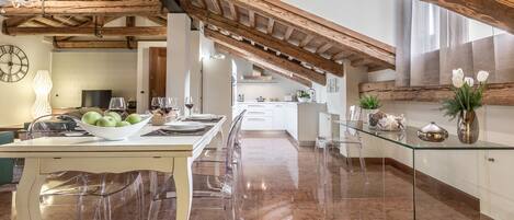 Apartment, 1 Schlafzimmer, Terrasse | Esszimmer