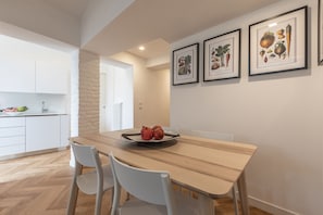 Appartement, 2 chambres, terrasse | Salle Ă manger