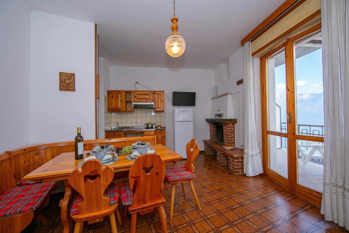 Family Apartment, Multiple Bedrooms, Mountainside (Appartamento Secrel 10) | Living area | Flat-screen TV