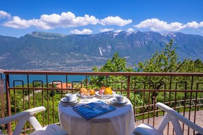 Family Apartment, Multiple Bedrooms, Mountainside (Appartamento Secrel 11) | Mountain view - Appartamenti Secrel (Tremosine)