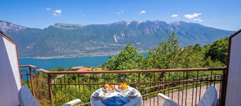 อพาร์ตาเมนตี เซเครล