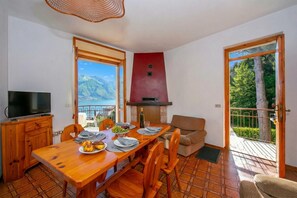 Family Apartment, Multiple Bedrooms, Mountainside (Appartamento Secrel 7) | Dining - Appartamenti Secrel (Tremosine)
