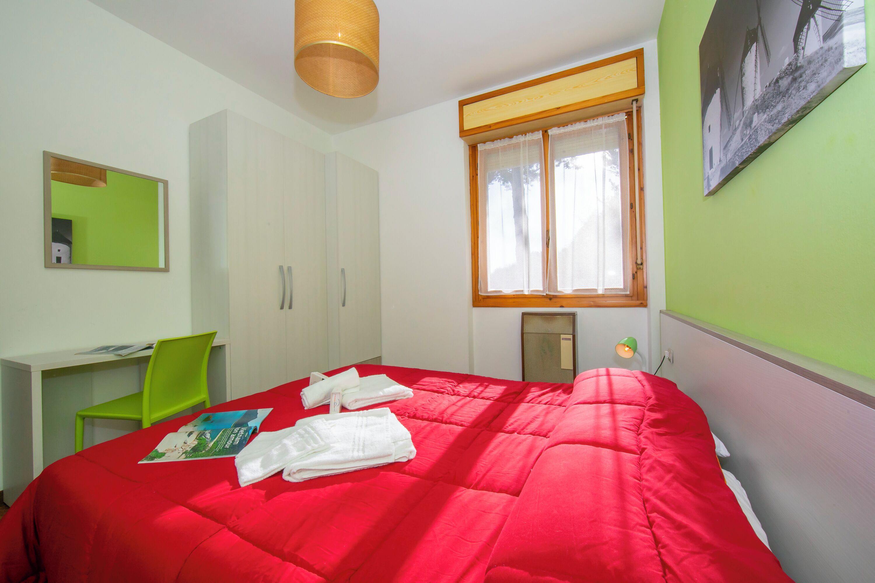 Familienapartment, Mehrere Schlafzimmer, Bergseite (Appartamento Secrel 7) | 1 Schlafzimmer, kostenloses WLAN, Bettwäsche