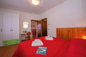 Appartamento familiare, camere multiple, lato montagna (Appartamento Secrel 5) | 1 camera, Wi-Fi gratuito, lenzuola