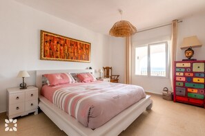 4 dormitorios, tabla de planchar con plancha, wifi gratis