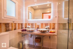 Douche, séchoir à cheveux