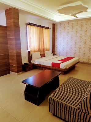 Free WiFi, bed sheets - Hotel Abhinav Royal (Bhopal)