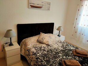 2 Schlafzimmer, Bügeleisen/Bügelbrett, kostenloses WLAN, Bettwäsche