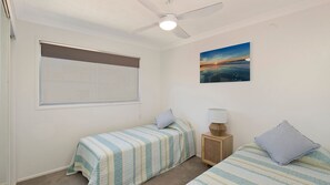 2 bedrooms, iron/ironing board, internet