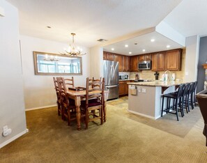 Condo, 2 Bedrooms | Private kitchen