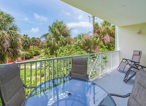 Outdoor dining - Waterfront, Harbourside, Water Park, Beach, #2213 (Indian Rocks Beach)