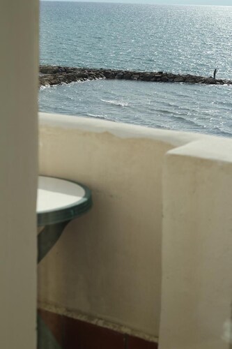 Studio, seafront, sleeps 3 (Mughetto)