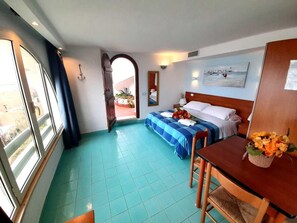 1 bedroom, bed sheets - Studio, sea front, terrace, private beach access (Orchidea) (Anzio)