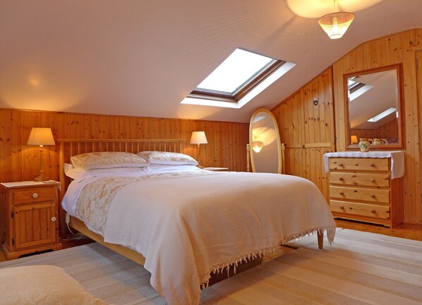 1 bedroom, bed sheets - Island View Cottage Bantry (Bantry)