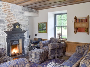 Living room - Ballyquirke House (Ballycuirke West)