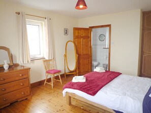 House, 3 Bedrooms, 2 Bathrooms, Sea Facing