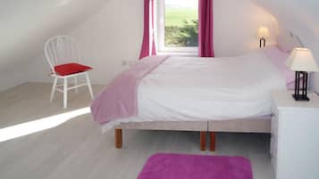 1 bedroom, bed sheets