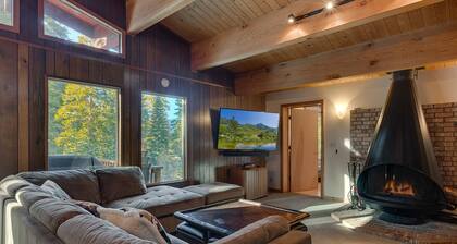 Chamberlands Cabin: 5 BR, 3 BA House in Tahoma, Sleeps 10