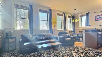 TV, fireplace, Netflix, streaming services