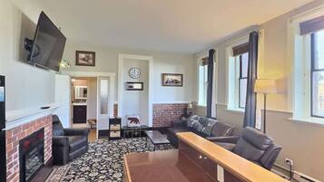 TV, fireplace, Netflix, streaming services