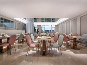 Daily buffet breakfast for a fee - Mercure Hangzhou Qingchun (Hangzhou)