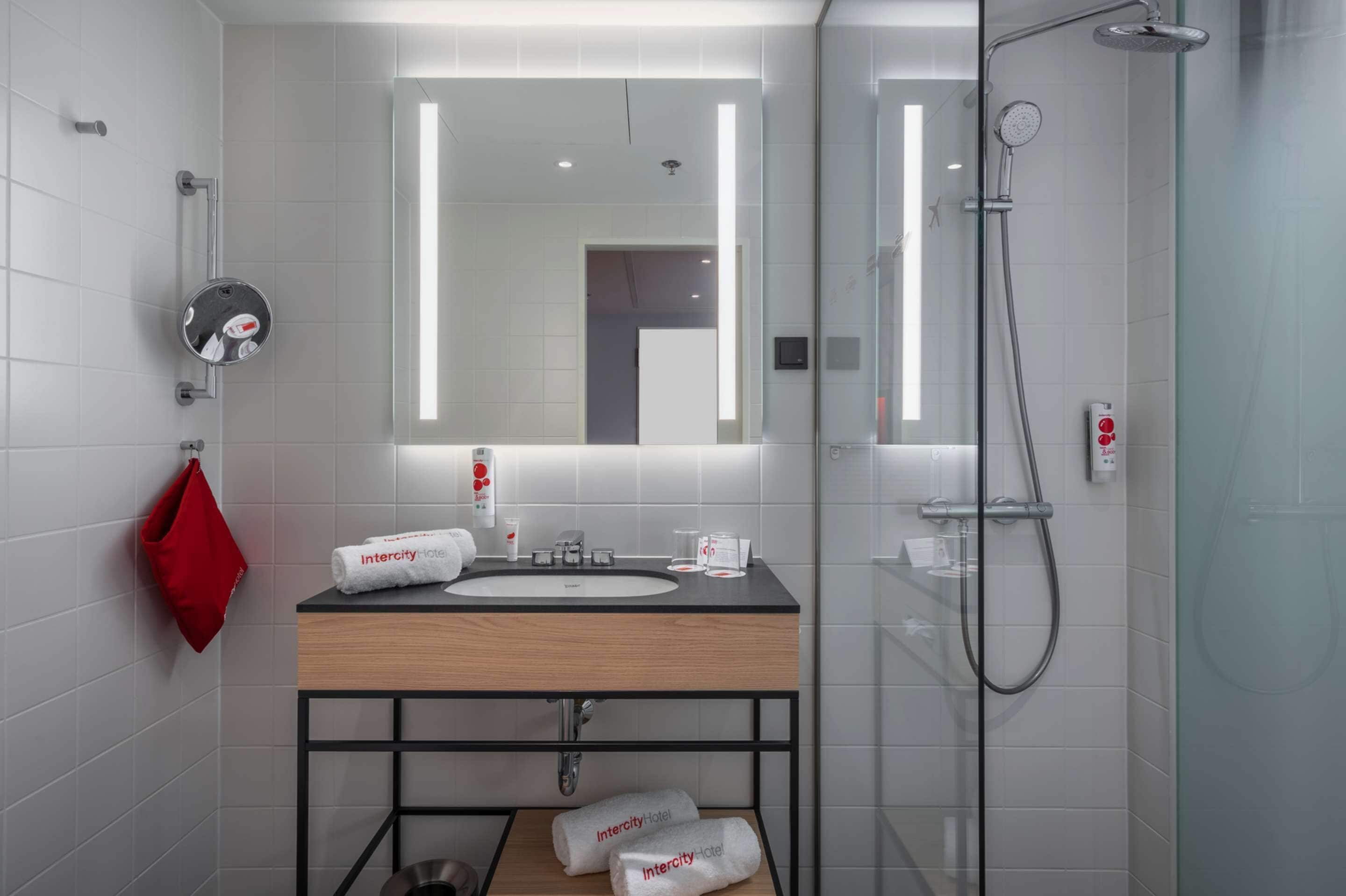 in-room safe, desk, laptop workspace, soundproofing