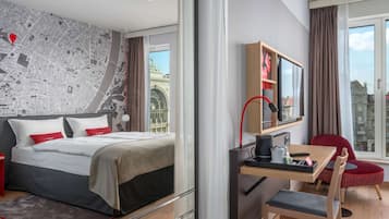 Superior-Doppelzimmer | Zimmersafe, Schreibtisch, laptopgeeigneter Arbeitsplatz