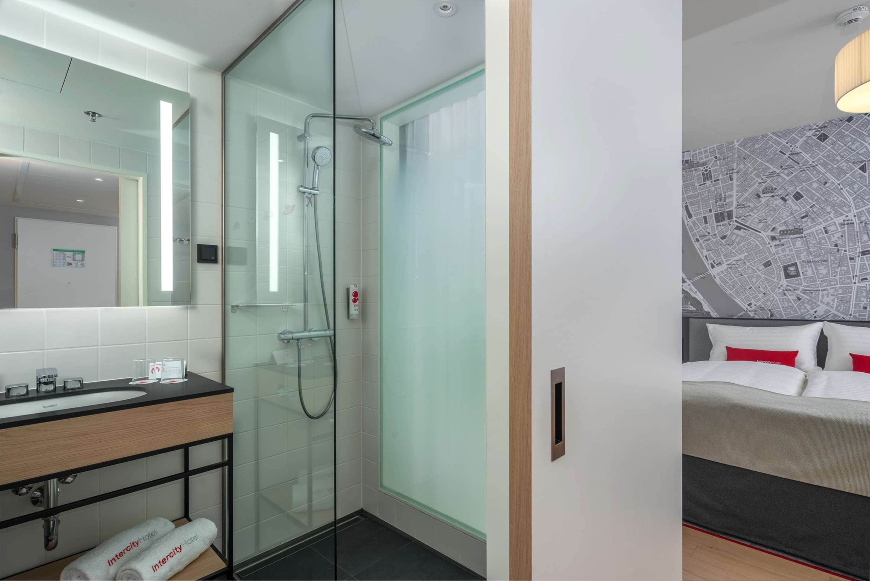 in-room safe, desk, laptop workspace, soundproofing