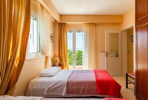 3 bedrooms, iron/ironing board, travel cot, WiFi - Verga Majestic Sunsets - Elegant & Chic Retreat (Kalamata)